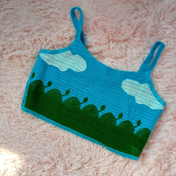 ROMWE Tops - Knitted nature scene crop top! Blue skies, white clouds, and green grass! Nwot!